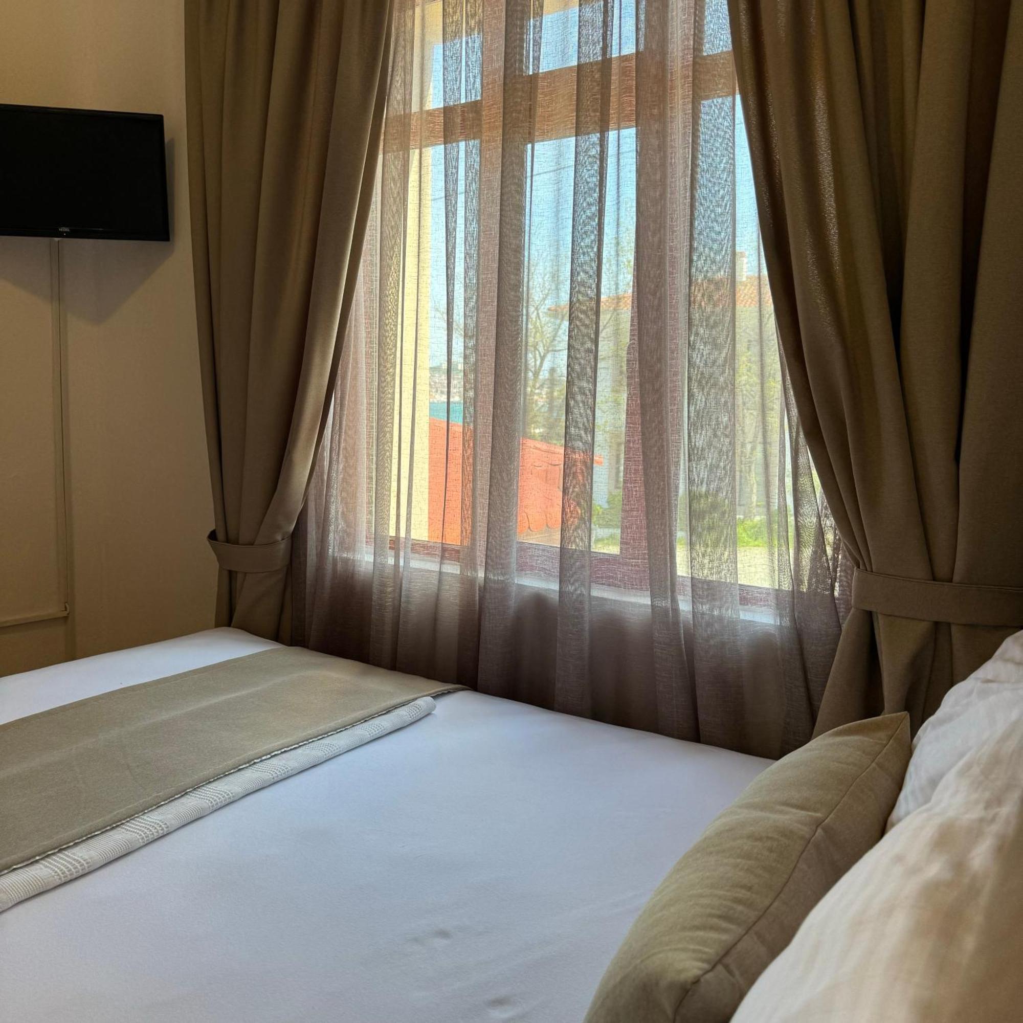Soezer Otel Айвалык Экстерьер фото