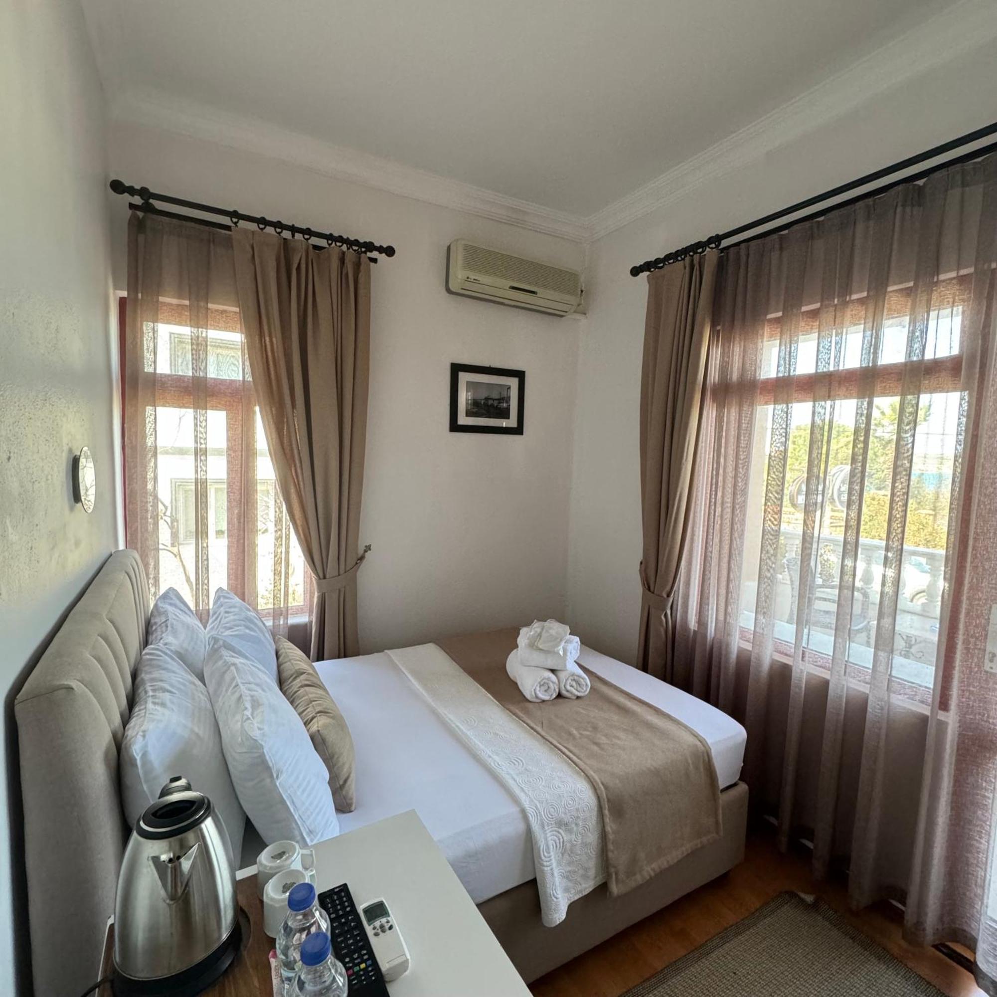 Soezer Otel Айвалык Экстерьер фото