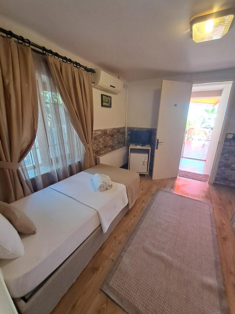 Soezer Otel Айвалык Экстерьер фото